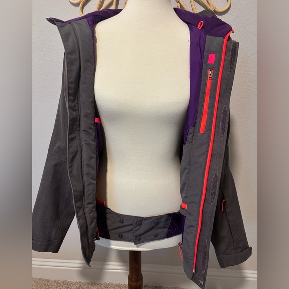 The North Face Gray and Purple Jacket - Picture 5 of 7